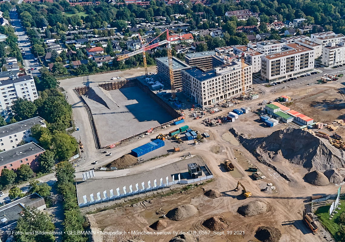 19.09.2021 - Aktuelle Luftbilder aus dem Alexisquartier und Pandion Verde in Neuperlach in München